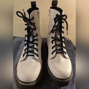 UnionBay Women's Stylish White Lace-Up Boots